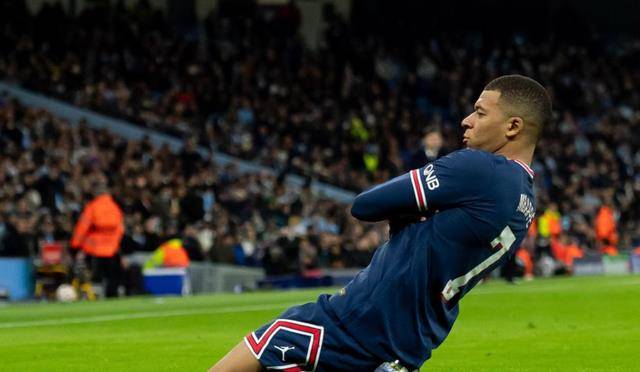 开云-莱万多夫斯基意外战胜掘金，出色防守引爆全场！-开云