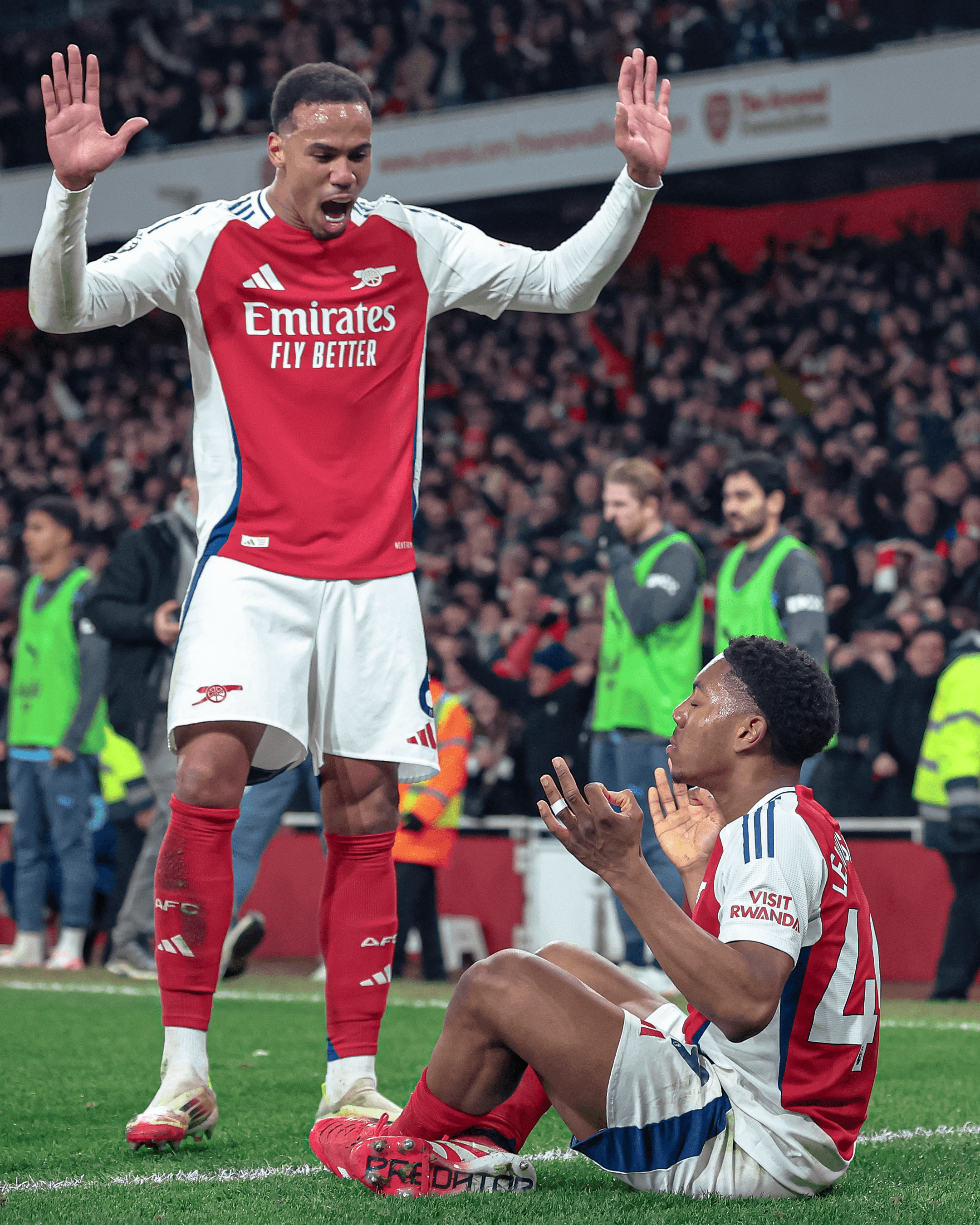 开云体育网址-表现优异引爆全场！，哈兰德意外战胜阿森纳比赛高潮迭起-开云体育网址