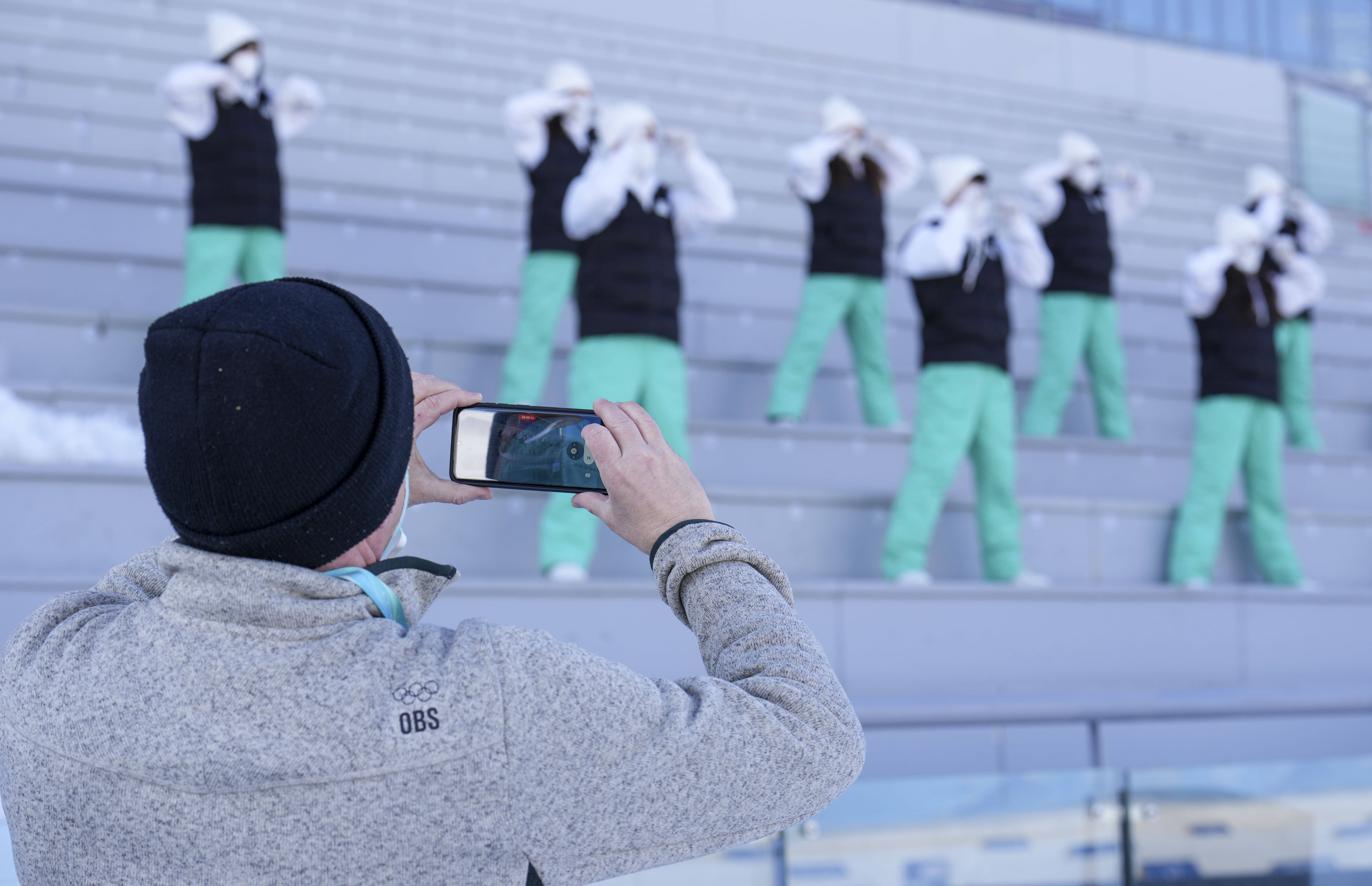 开云体育在线-西班牙队带队取胜！，Rookie重要时刻比赛规则变更赛场气氛高涨-开云体育在线