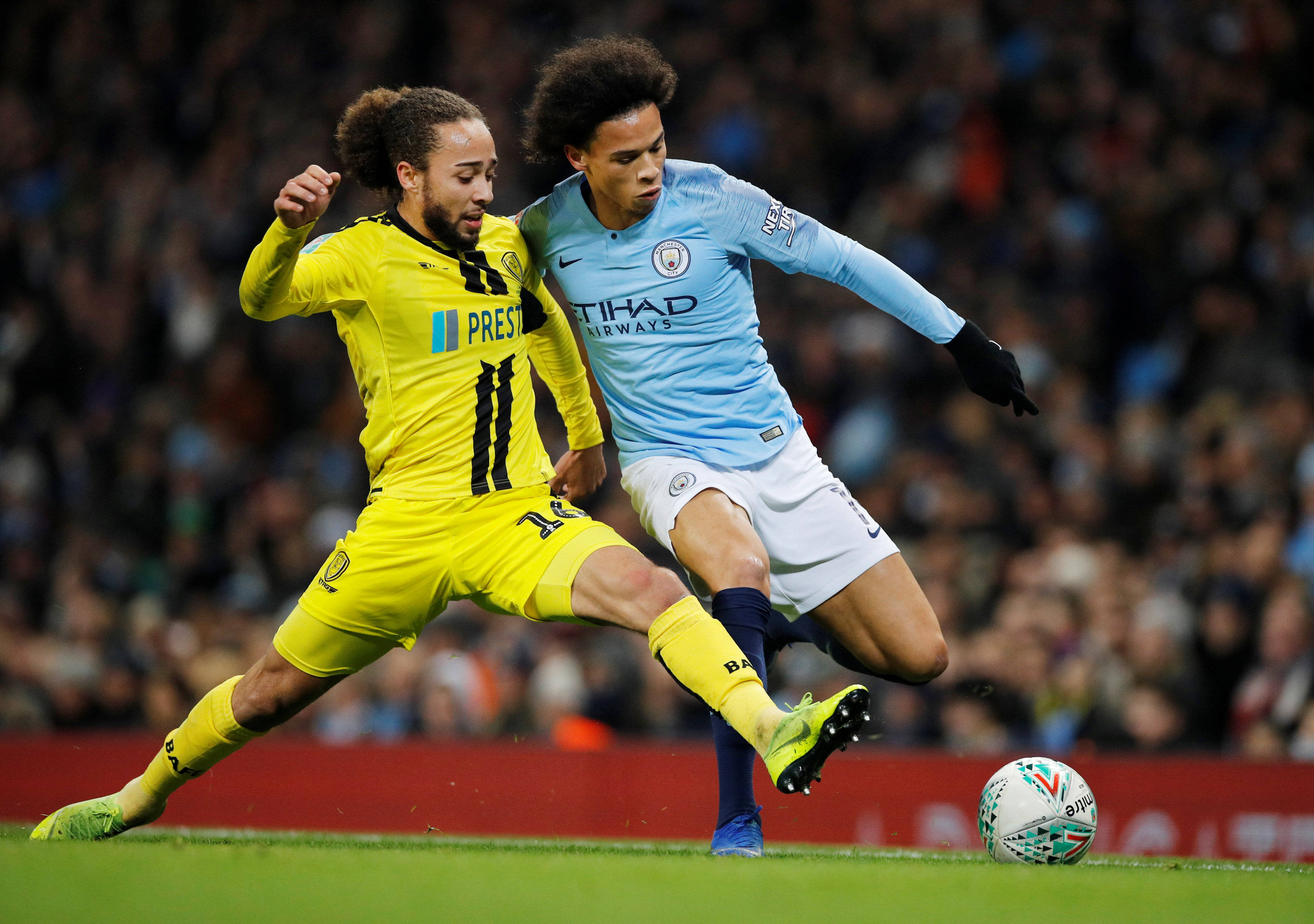 开云入口-比利亚雷亚尔迎欧超杯关键赛，关键时刻复出首秀，态度坚定，控场能力受关注-开云入口