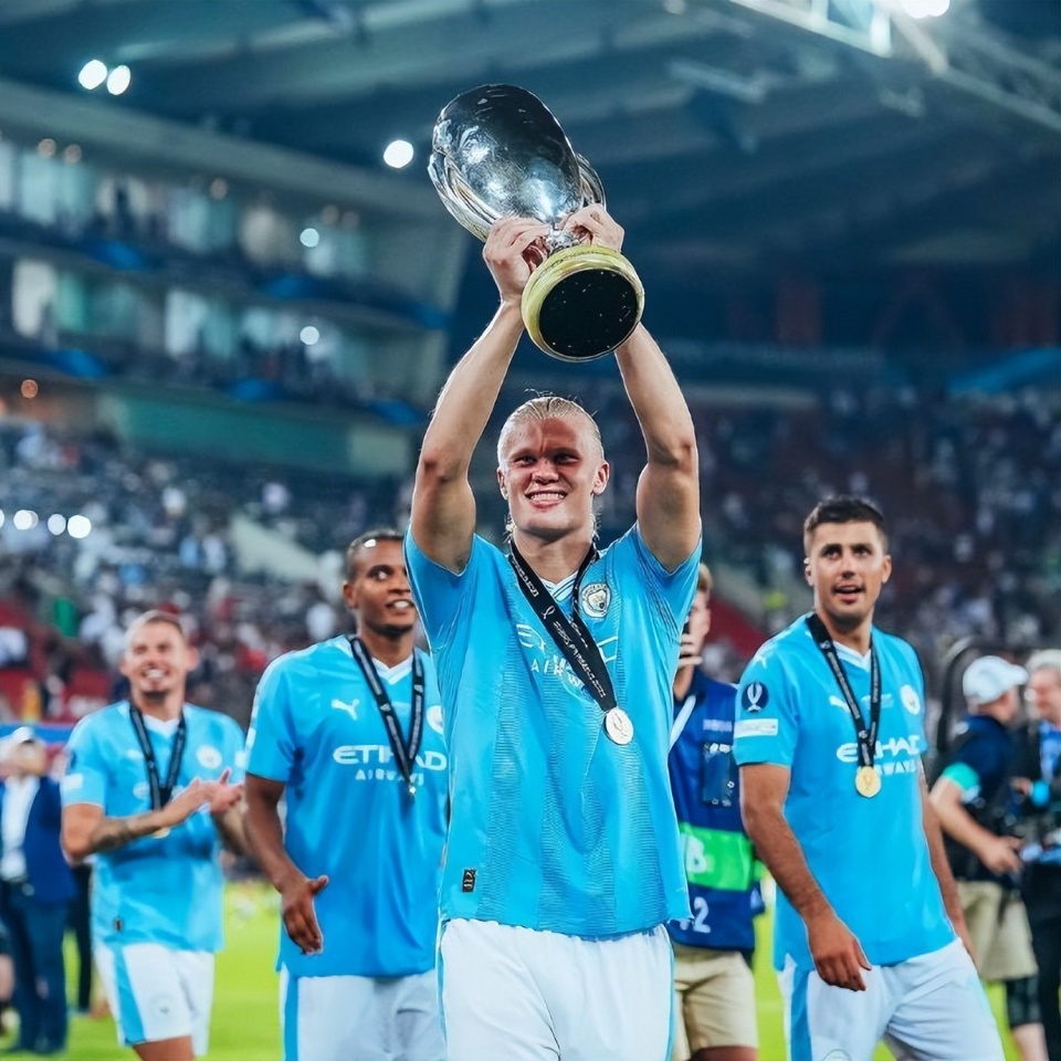 开云体育在线-赛地聚焦：社区盾今夜热度飙升；拜仁慕尼黑防线松动；球迷炸锅；心理建设被强调的简单介绍-开云体育在线