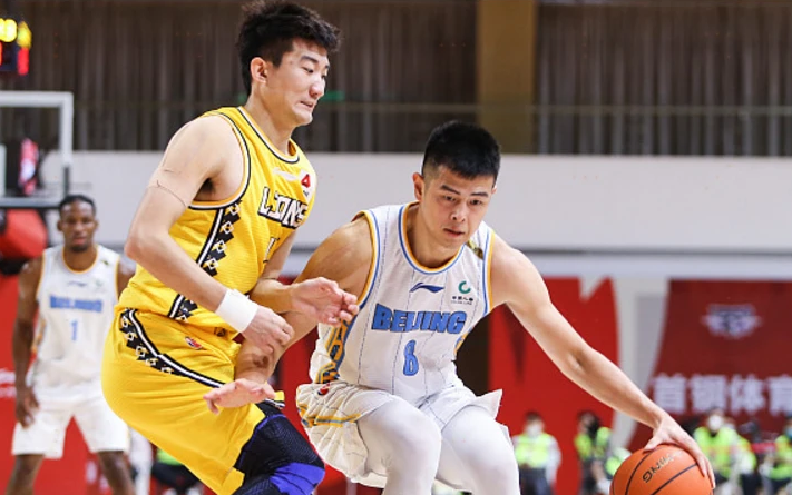 转折点！芝加哥公牛队长鼓劲；CBA季后赛加时末段攻防权衡；悬念犹存；临场指挥获称赞的简单介绍