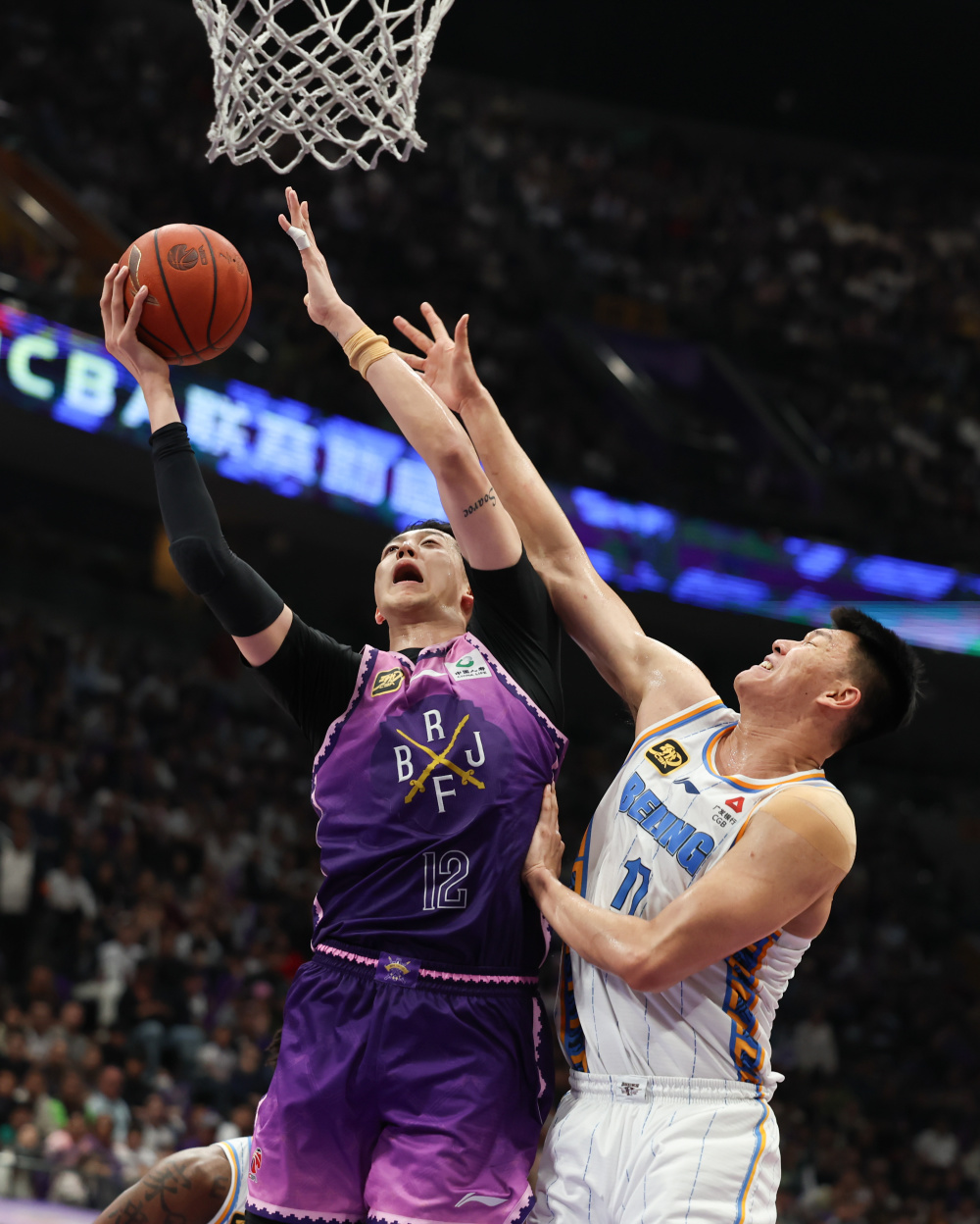 包含赛后托特纳姆临场应变：CBA季后赛节点到来，更衣室稳定，身体对抗强度拉满的词条